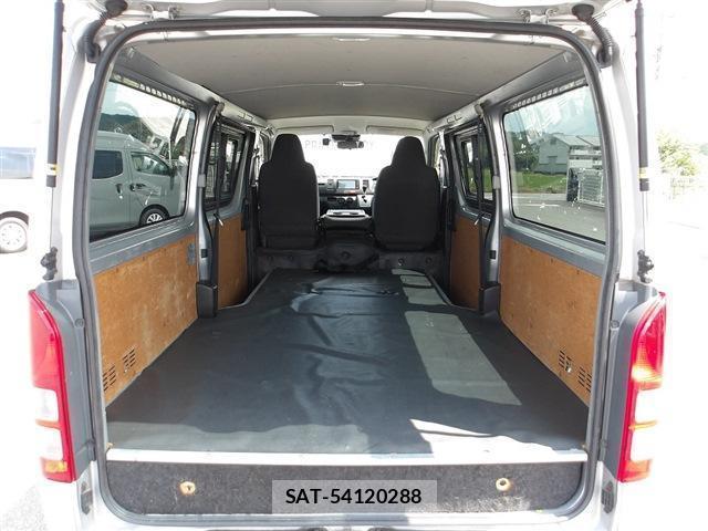 Toyota HIACE VAN 2018-08 8278732-18