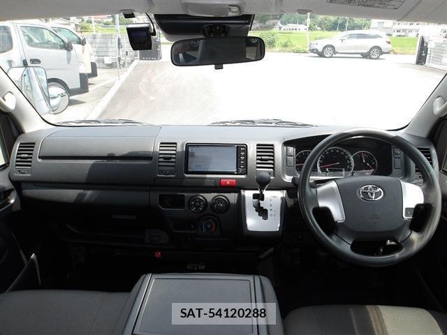 Toyota HIACE VAN 2018-08 8278732-3