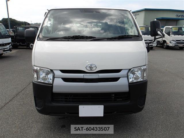 Toyota HIACE VAN 2018-05 8278733-12