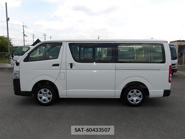Toyota HIACE VAN 2018-05 8278733-14