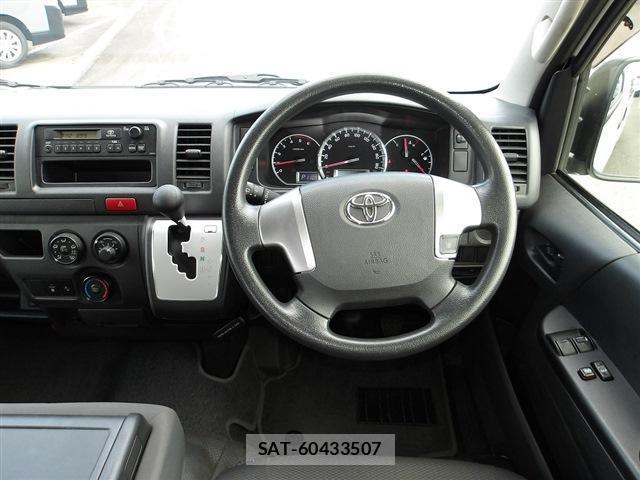 Toyota HIACE VAN 2018-05 8278733-19