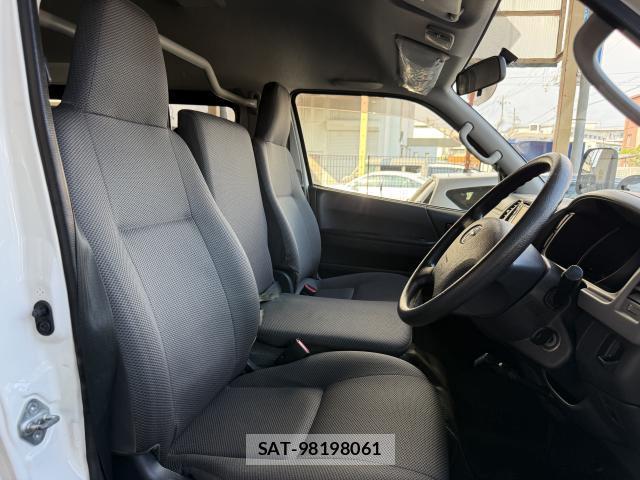 Toyota HIACE VAN 2013-03 8278848-1