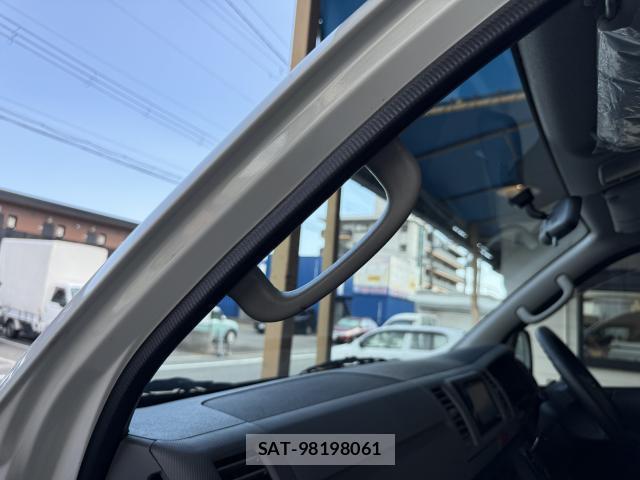 Toyota HIACE VAN 2013-03 8278848-19