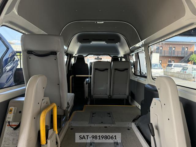 Toyota HIACE VAN 2013-03 8278848-9
