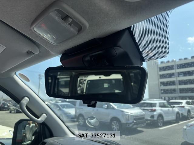 Toyota HIACE VAN 2024-08 8278982-11