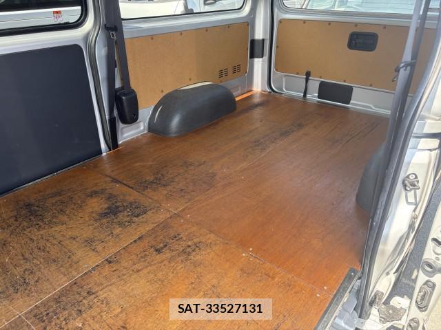 Toyota HIACE VAN 2024-08 8278982-3