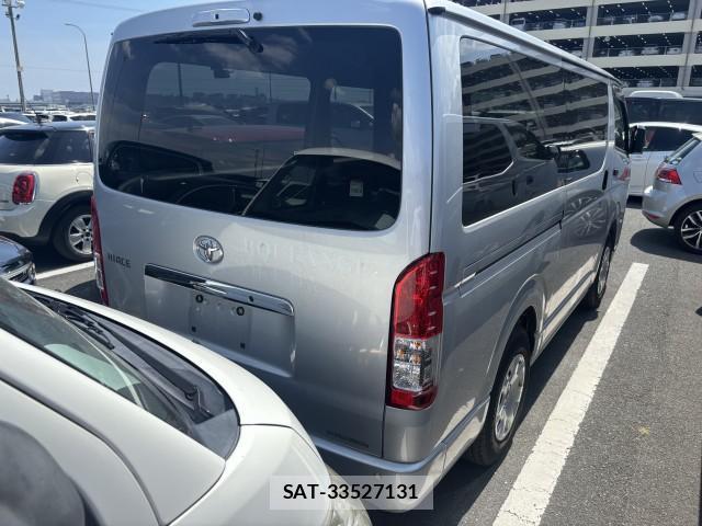 Toyota HIACE VAN 2024-08 8278982-4