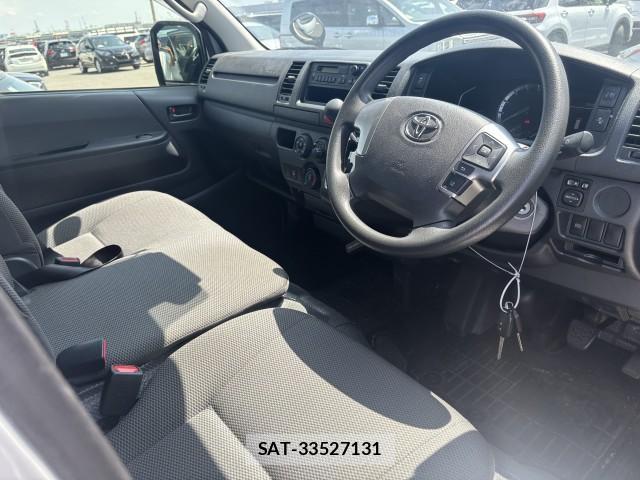 Toyota HIACE VAN 2024-08 8278982-8