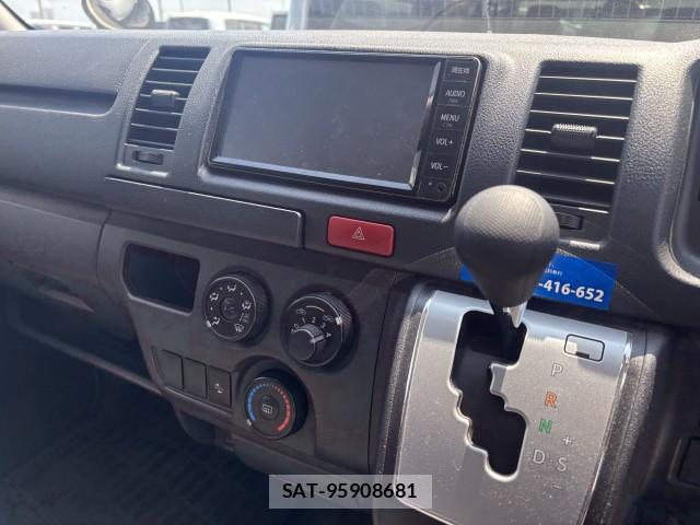 Toyota HIACE VAN 2020-07 8278996-11