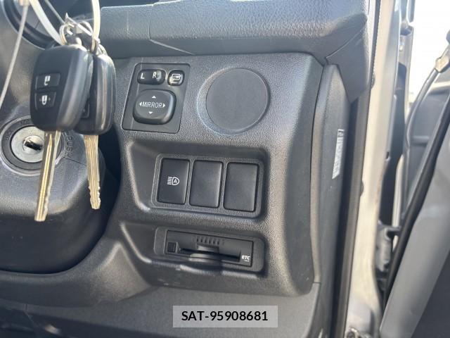 Toyota HIACE VAN 2020-07 8278996-12
