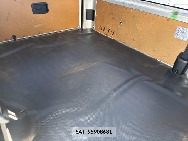 Toyota HIACE VAN 2020-07 8278996-9