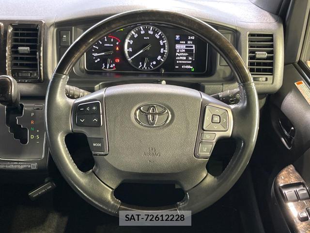Toyota HIACE VAN 2023-11 8279027-11