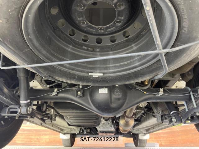 Toyota HIACE VAN 2023-11 8279027-19