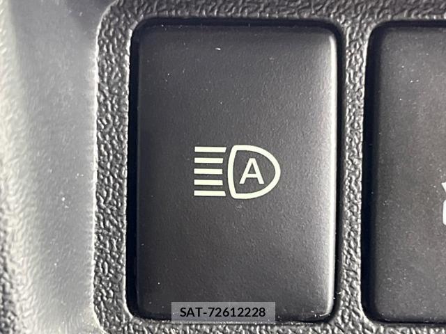Toyota HIACE VAN 2023-11 8279027-7