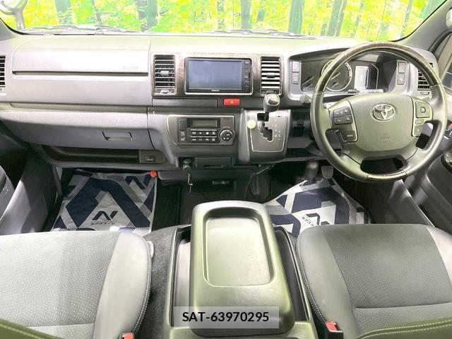 Toyota HIACE VAN 2022-06 8279343-1
