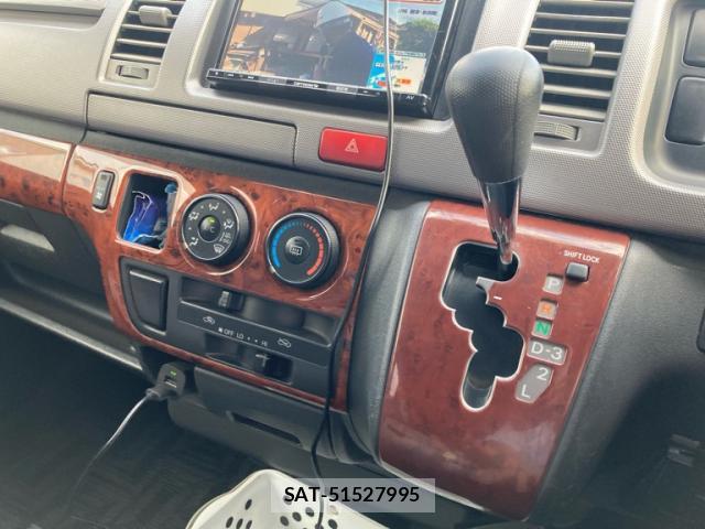 Toyota HIACE VAN 2005-06 8279509-17