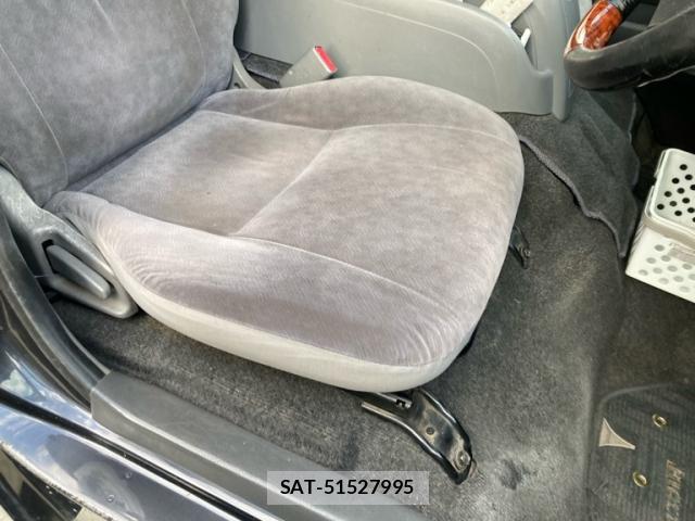 Toyota HIACE VAN 2005-06 8279509-19