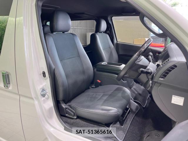 Toyota HIACE VAN 2021-09 8280152-6