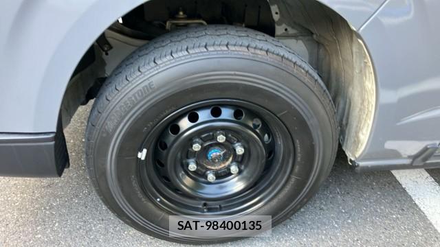 Toyota HIACE VAN 2025-04 8280512-8