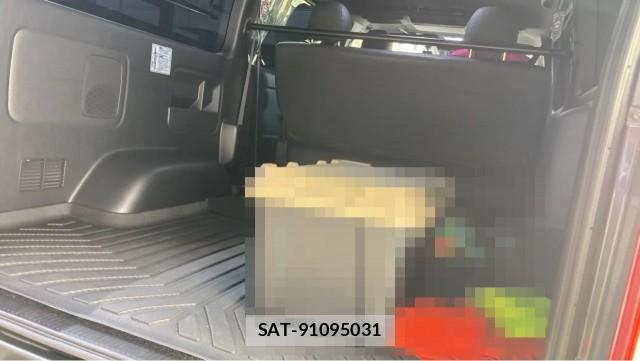 Toyota HIACE VAN 2023-04 8280592-17
