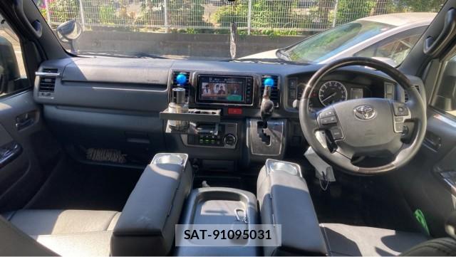Toyota HIACE VAN 2023-04 8280592-2