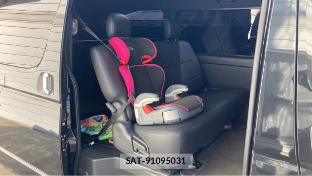 Toyota HIACE VAN 2023-04 8280592-6