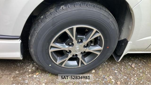 Toyota HIACE VAN 2024-03 8280769-8