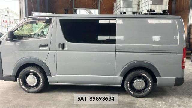 Toyota HIACE VAN 2022-04 8280971-10