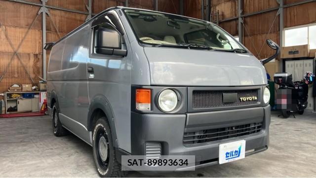 Toyota HIACE VAN 2022-04 8280971-11
