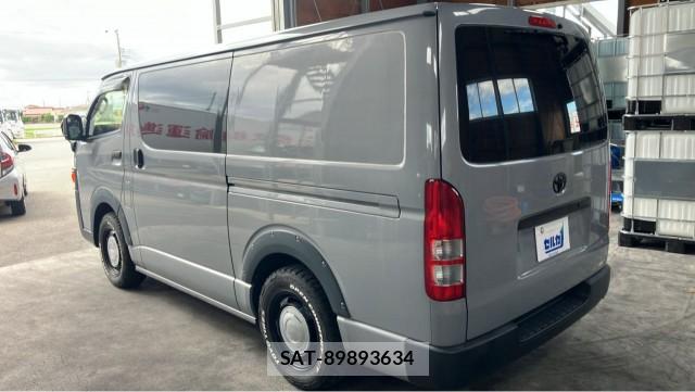 Toyota HIACE VAN 2022-04 8280971-13