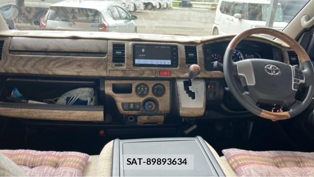 Toyota HIACE VAN 2022-04 8280971-2