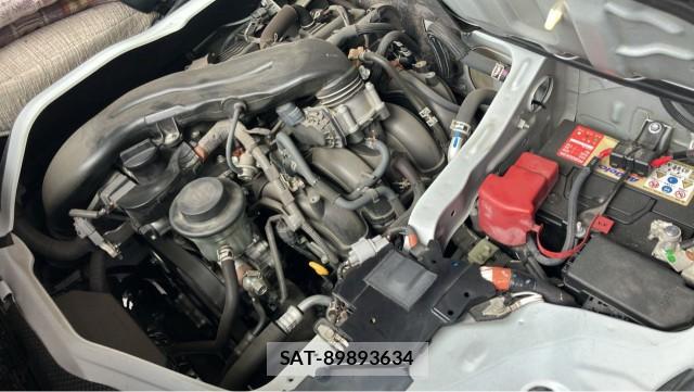 Toyota HIACE VAN 2022-04 8280971-7