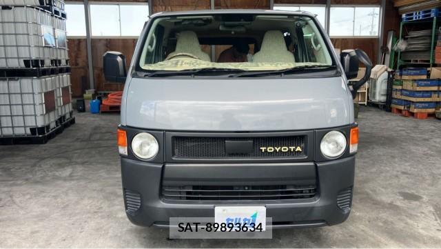 Toyota HIACE VAN 2022-04 8280971-9