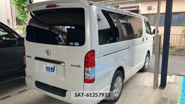 Toyota HIACE VAN 2018-01 8281006-12