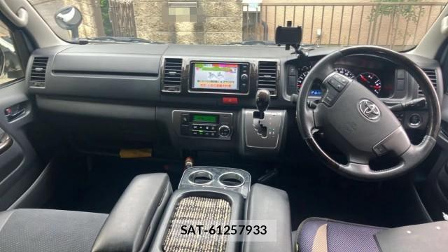 Toyota HIACE VAN 2018-01 8281006-2