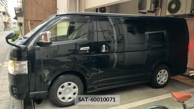 Toyota HIACE VAN 2022-09 8281017-10