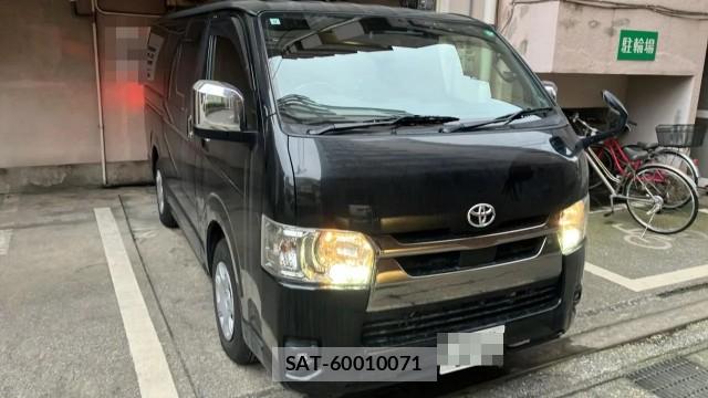 Toyota HIACE VAN 2022-09 8281017-11