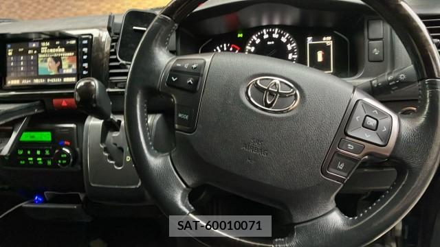 Toyota HIACE VAN 2022-09 8281017-16