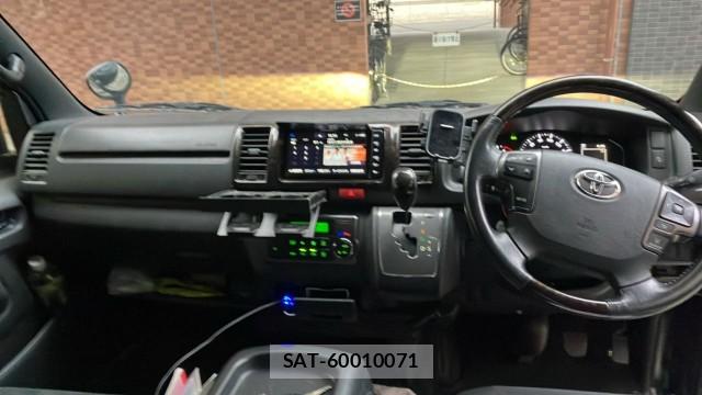 Toyota HIACE VAN 2022-09 8281017-2