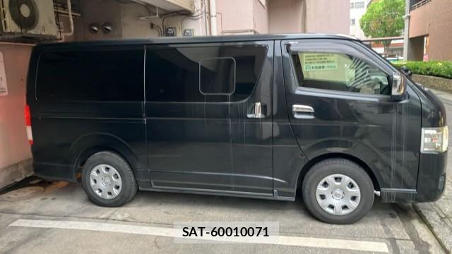Toyota HIACE VAN 2022-09 8281017-3