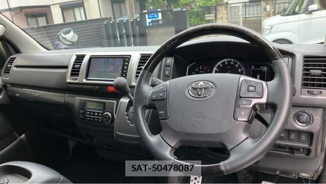 Toyota HIACE VAN 2024-03 8281156-2