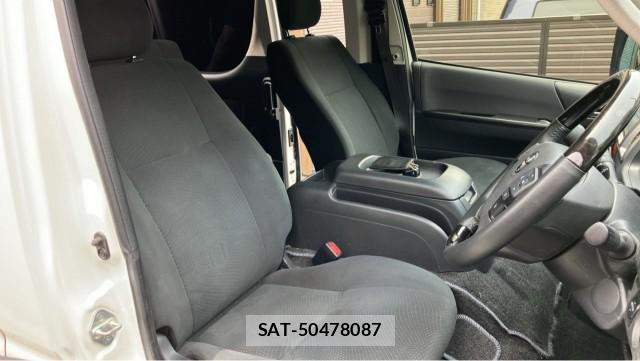 Toyota HIACE VAN 2024-03 8281156-5