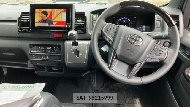 Toyota HIACE VAN 2026-04 8281158-16