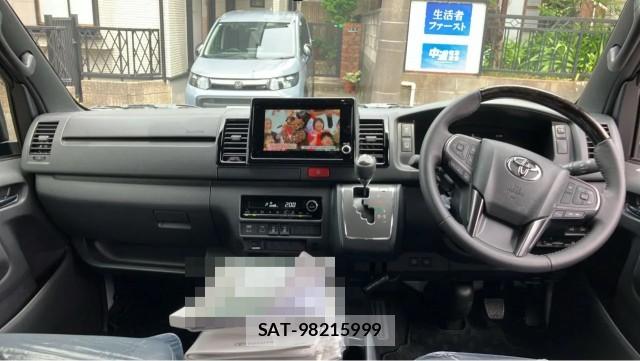 Toyota HIACE VAN 2026-04 8281158-2
