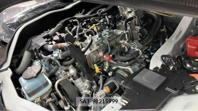Toyota HIACE VAN 2026-04 8281158-7