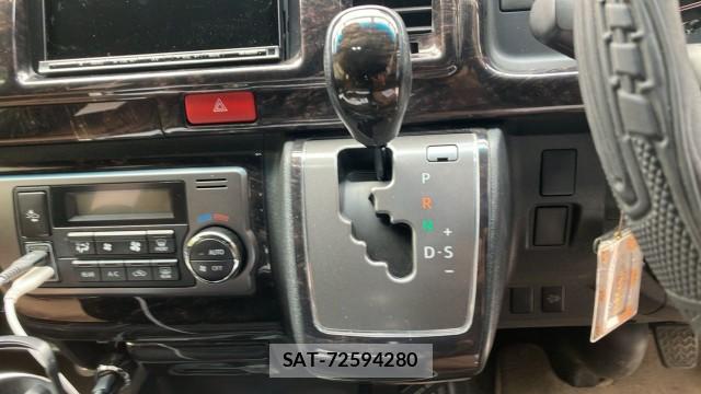 Toyota HIACE VAN 2019-09 8281174-14