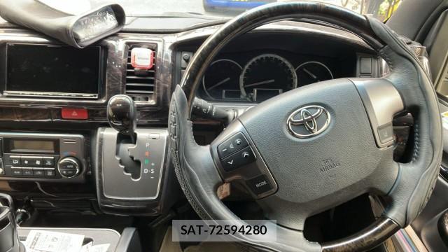 Toyota HIACE VAN 2019-09 8281174-16