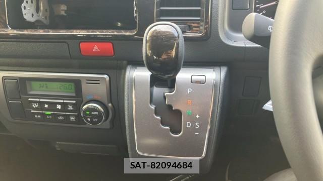 Toyota HIACE VAN 2026-05 8281179-14