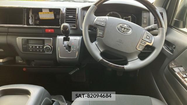 Toyota HIACE VAN 2026-05 8281179-16