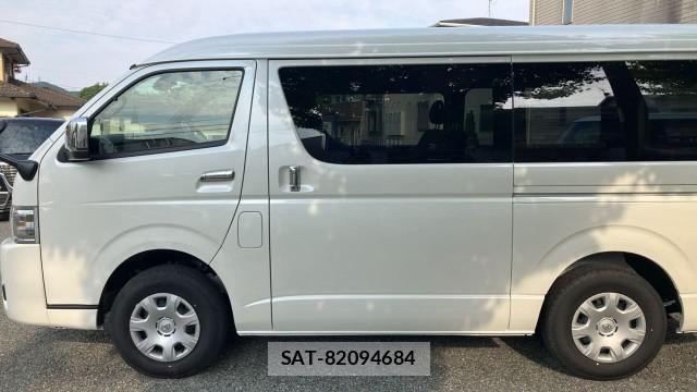 Toyota HIACE VAN 2026-05 8281179-3